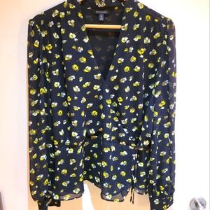 Banana Republic Anti-wrinkle wrap blouse in size XL